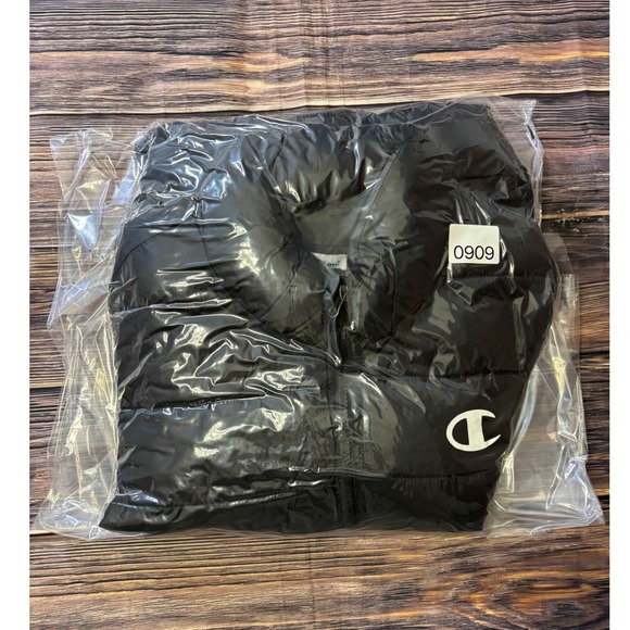 Champion Puffer Vest Mens M Black Full Zip Logo Quilted Athletic Outerwear - Picture 14 of 14